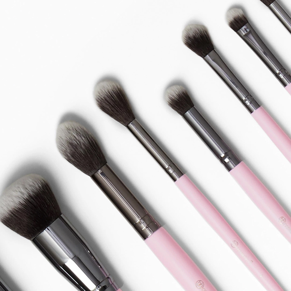 Bo-co-mrs-bella-9-piece-brush-set-with-angled-brush-holder 03