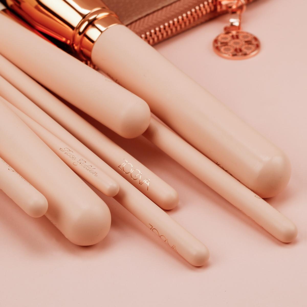 Bo-co-zoeva-rose-golden-luxury-set-vol-2-8-brushes-clutch 02