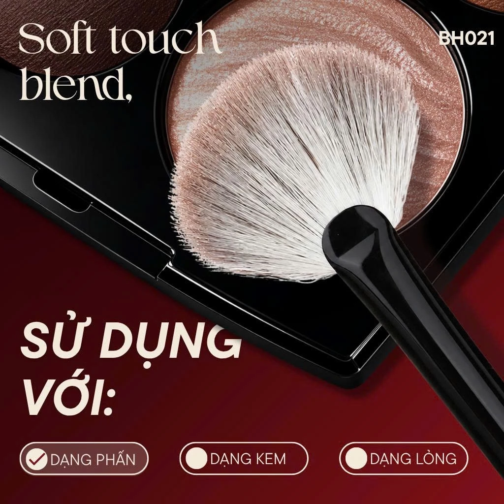 Cọ Quạt Đánh Bắt Sáng Highlight BH Cosmetics SMALL FAN BH021