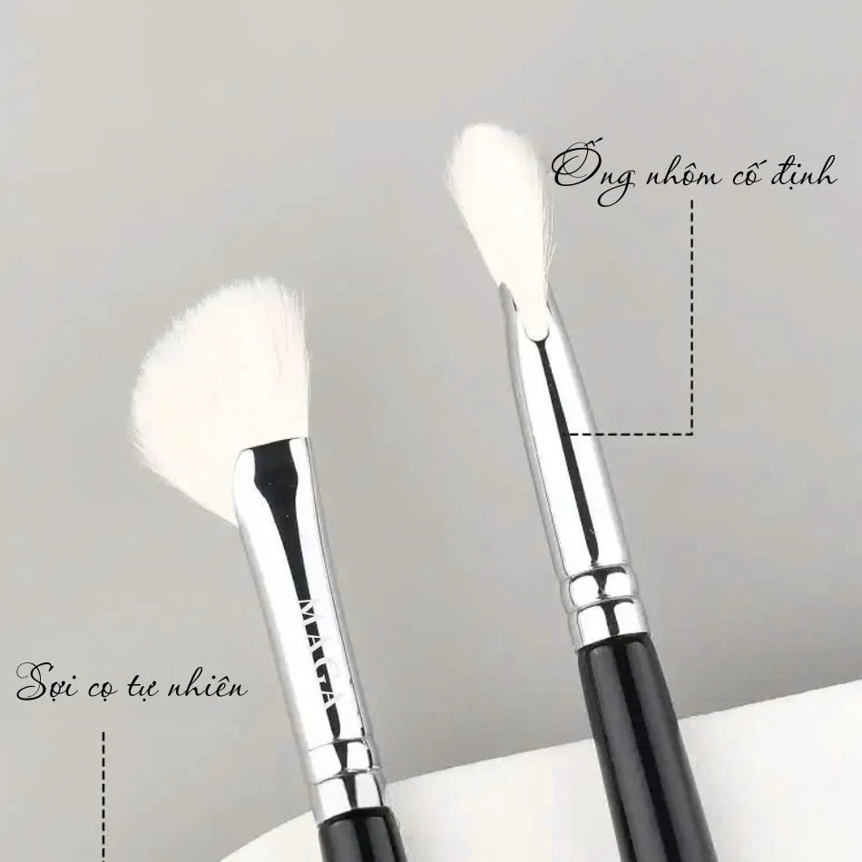 Cọ Đánh Khối Mũi Dạng Quạt Cọ Highlight Che Khuyết Điểm Mũi MAGA Fan Shaped Nose Contour MA42